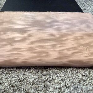 Louis Vuitton Light Pink Women's Wallet